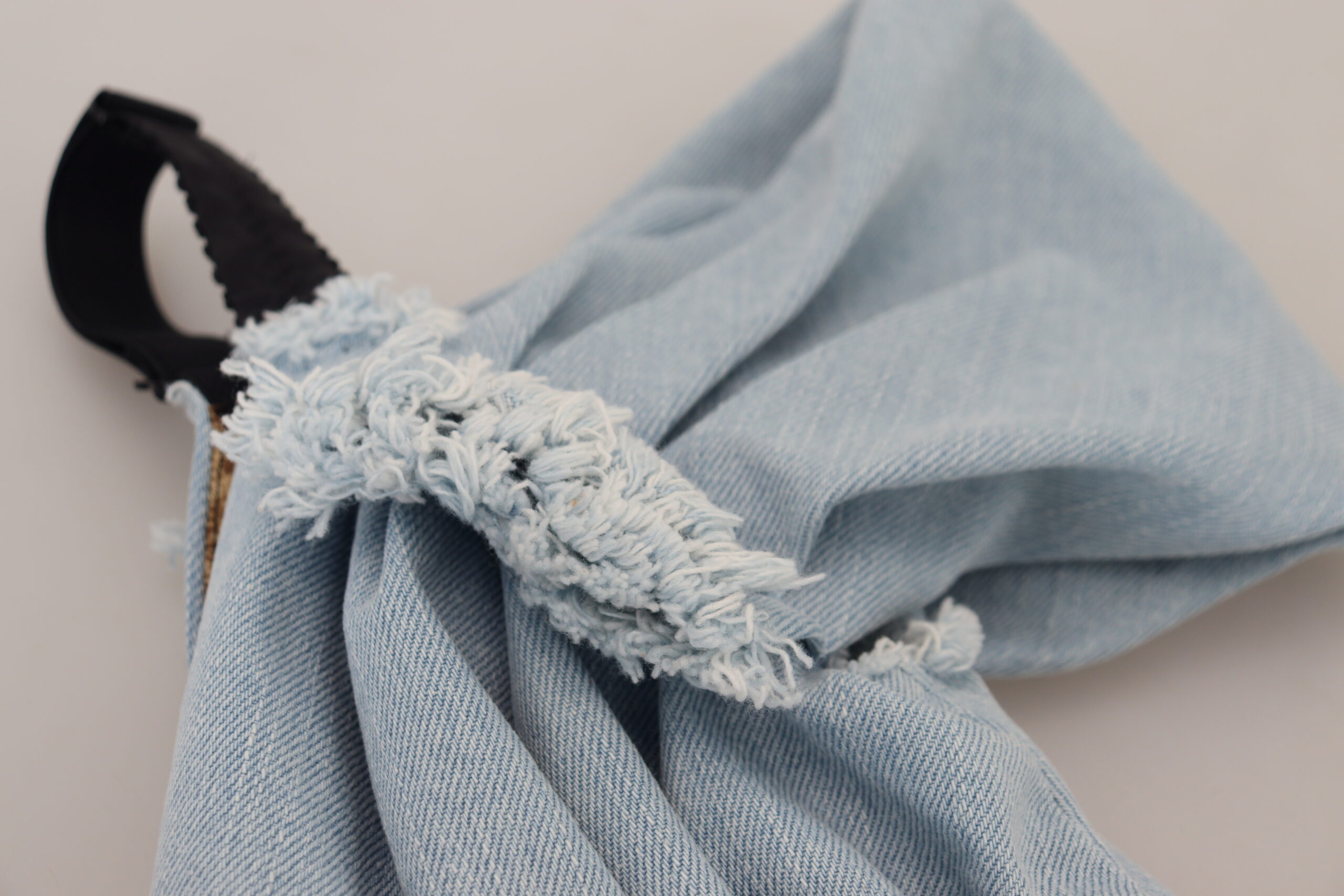 Dolce & Gabbana Zweifarbiges blaues Patchwork-Denim-Minikleid – Bild 6